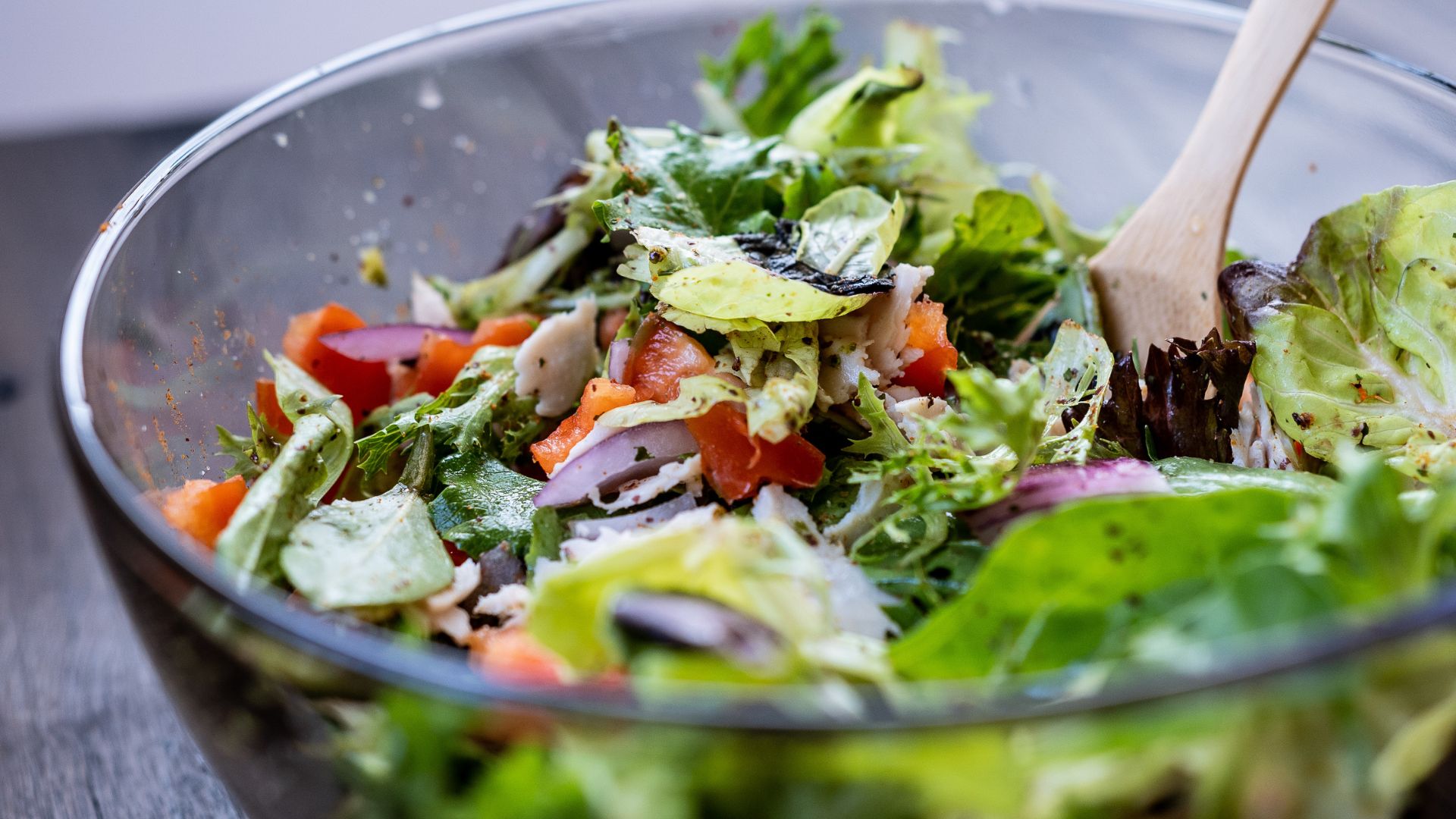 A fresh salad bowl